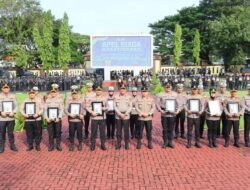 Penyerahan Penghargaan Pelaksanaan Operasi Ketupat 2026, Kapolda Sulsel Apresiasi Kinerja Polres Jajaran