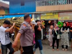 Wujud Kepedulian Polri, Bhabinkamtibmas Ujung Tanah Antar Jenazah Warga hingga Pemakaman di Maros