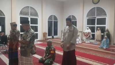 Pererat Silaturahmi Fajar, Babinsa Koramil 04/Tinggimoncong Komsos di Masjid Al Rahman