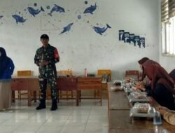 Pastikan Kualitas Nutrisi Siswa, Babinsa Kodim Gowa Pantau Penyaluran MBG di SMPN 2 Biringbulu
