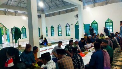 Jaga Kedamaian Wilayah, Babinsa Koramil Bontonompo dan MUI Rangkul Warga Dusun Salekowa Lewat Safari Subuh