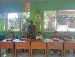 Kawal Program Nasional, Babinsa Tompobulu Kodim 1409/Gowa Cek Kualitas Makan Bergizi Gratis di SD Lojong