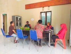 Monitoring Wilayah, Babinsa Kodim 1409/Gowa Bangun Komunikasi Harmonis dengan Aparat Desa