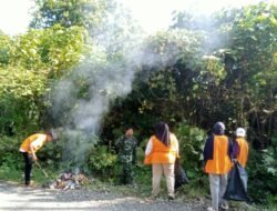 Lestarikan Budaya Gotong Royong, Babinsa Koramil 1409-03/Bontomarannu Gelar Karya Bakti Bersihkan Lingkungan