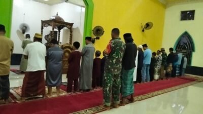 Safari Subuh di Masjid Ar Rahman, Babinsa Koramil 1409-05/Pallangga Rangkul Tokoh Agama Desa Biringala