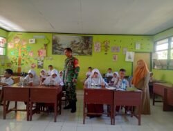 Kawal Generasi Emas, Babinsa Kodim 1409/Gowa Awasi Distribusi 1.808 Paket Makan Bergizi Gratis