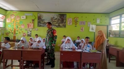 Kawal Generasi Emas, Babinsa Kodim 1409/Gowa Awasi Distribusi 1.808 Paket Makan Bergizi Gratis