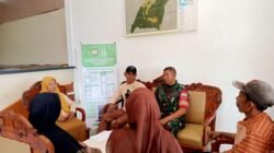 Perkuat Sinergi di Desa Romanglasa, Babinsa Koramil Bontonompo Ajak Warga Jaga Kebersihan Lingkungan