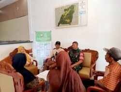 Perkuat Sinergi di Desa Romanglasa, Babinsa Koramil Bontonompo Ajak Warga Jaga Kebersihan Lingkungan