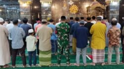 Pererat Silaturahmi, Babinsa Koramil 1409-01/Somba Opu Gelar Safari Subuh di Masjid Al-Muhajirin