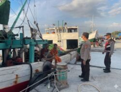 Langkah Sigap Polsek Paotere Amankan Dermaga: Patroli Dialogis Rutin Demi Kenyamanan Warga!