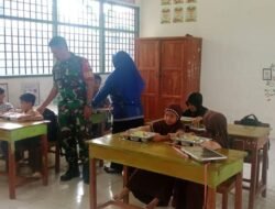 Dukung Kesehatan Masyarakat, Babinsa Koramil Bajeng Kodim 1409/Gowa Dampingi Penyaluran MBG bagi 3.028 Penerima Manfaat
