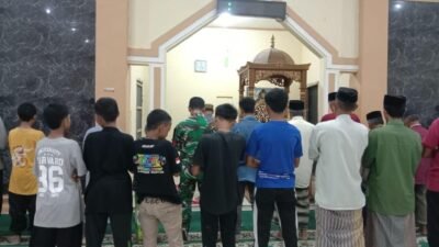 Bangun Sinergi dari Masjid: Aksi Safari Subuh Babinsa Kodim 1409/Gowa di Dusun Moncobalang
