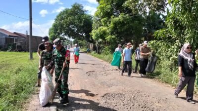 Perkuat Kemanunggalan, Babinsa Koramil 1409-05/Pallangga Galang Semangat Gotong Royong Warga Laksanakan Karya Bakti