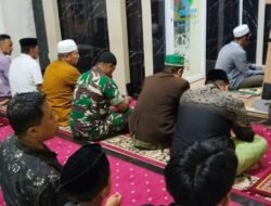 Pererat Silaturahmi, Babinsa Koramil 1409-01/Somba Opu Gelar Safari Subuh Berjamaah dan Komsos di Masjid Nurul Iman