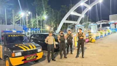 Hadir di Tengah Masyarakat, Pamapta Polres Pelabuhan Makassar Kawal Keamanan Kota di Malam Hari