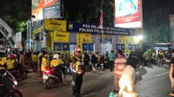 Satlantas Polres Pelabuhan Makassar Siaga Tengah Malam, Arus Penumpang Membludak di Pelabuhan Soeta Tetap Lancar