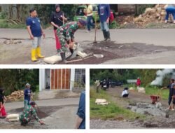 Aksi Nyata Kemanunggalan TNI, Babinsa Bersama Warga Malino Gowa Gelar Kerja Bakti Benahi Infrastruktur