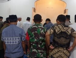 Safari Subuh Berjamaah, Babinsa Kodim 1409/Gowa Perkuat Silaturahmi dengan Warga Tompobalang