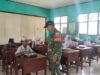 Kawal Program MBG hingga Pelosok, Babinsa Kodim 1409/Gowa Pantau Distribusi Makanan di SD Negeri Garing