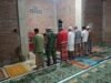 Safari Subuh di Desa Taring: Babinsa Koramil 1409-07/Tompobulu Perkuat Kemanunggalan TNI-Rakyat