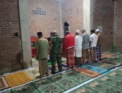Safari Subuh di Desa Taring: Babinsa Koramil 1409-07/Tompobulu Perkuat Kemanunggalan TNI-Rakyat