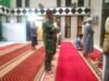 Melalui Safari Subuh, Babinsa Desa Jenetallasa Ajak Warga Jaga Keamanan Lingkungan