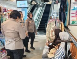 Satbinmas Polres Pelabuhan Makassar Turun Langsung ke Pasar Butung, Pastikan Situasi Tetap Aman dan Kondusif