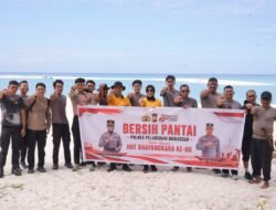Semarak HUT Bhayangkara ke-80, Kapolres Pelabuhan Makassar Pimpin Aksi Bersih Pantai di Pulau Terluar