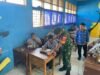 Dukung Kesehatan Generasi Muda, Babinsa Koramil 1409-05/Pallangga Kawal Distribusi Makanan Bergizi Gratis di Barombong