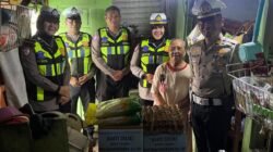 Sambangi Warga dan Bagikan Bantuan, Satlantas Polres Pelabuhan Makassar Semarakkan HUT Bhayangkara ke-80