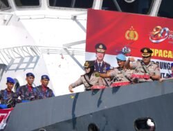 Suasana Haru di Perairan Barrang Lompo, Kapolres Pelabuhan Makassar Ikuti Upacara Tabur Bunga Hari Bhayangkara ke-80