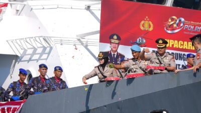 Suasana Haru di Perairan Barrang Lompo, Kapolres Pelabuhan Makassar Ikuti Upacara Tabur Bunga Hari Bhayangkara ke-80