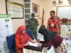 Pastikan Penyaluran Tepat Sasaran, Babinsa Koramil 1409-03/Bontomarannu Dampingi Pembagian BLT Dana Desa