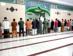 Bangun Kedekatan dengan Masyarakat, Babinsa Kodim 1409/Gowa Ajak Warga Jaga Keharmonisan Wilayah