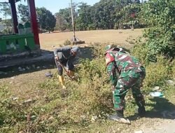 Peduli Kebersihan Lingkungan, Babinsa Kodim 1409/Gowa Bersama Warga Mappakasunggu Gelar Karya Bakti