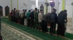 Safari Subuh di Masjid Besar Malakaji, Babinsa Koramil Tompobulu Kodim 1409/Gowa Pererat Jalinan Silaturahmi