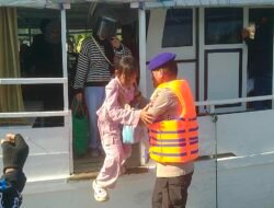 Polri untuk Masyarakat: Satpolairud Polres Pelabuhan Makassar Hadir Jaga Keselamatan Laut di Paotere