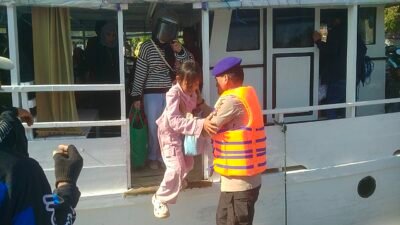 Polri untuk Masyarakat: Satpolairud Polres Pelabuhan Makassar Hadir Jaga Keselamatan Laut di Paotere