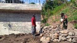 Kobarkan Semangat Gotong Royong, Pembangunan Jembatan Beton Kodim 1409/Gowa Terus Berjalan
