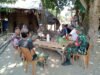 Hadapi Musim Kemarau, Babinsa Desa Romanglasa Edukasi Warga Soal Bahaya Kebakaran dan Kesehatan