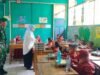 Babinsa Koramil 1409-03/Bontomarannu Pantau Penyaluran Makan Bergizi Gratis di SD Inpres Japing Pattallassang