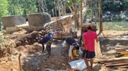 Wujudkan Akses Pinggiran, Kodim 1409/Gowa Bersama Warga Kejar Penuntasan Jembatan Gantung Tahap V